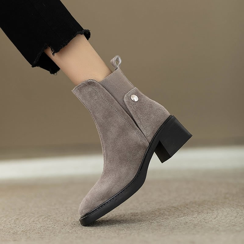 Women'S Fashion Trends Autumn 2025 - Daim femmes grosses bottines mode talons