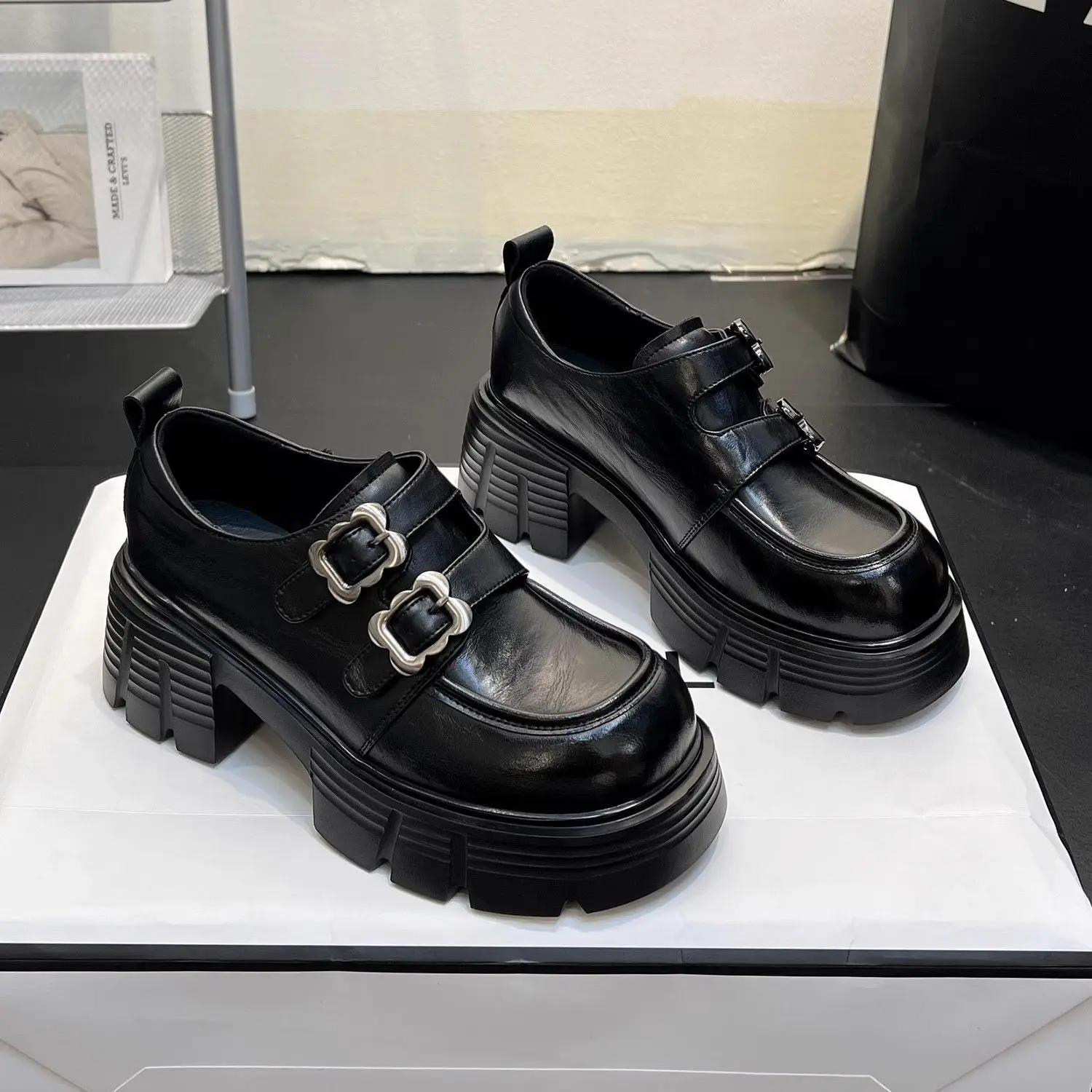 Mocassins en cuir à plateforme - Women'S Fashion Trends Autumn 2025 avis et prix